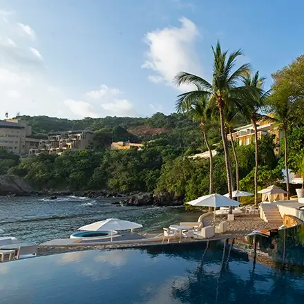 Beachfront houses in Ixtapa