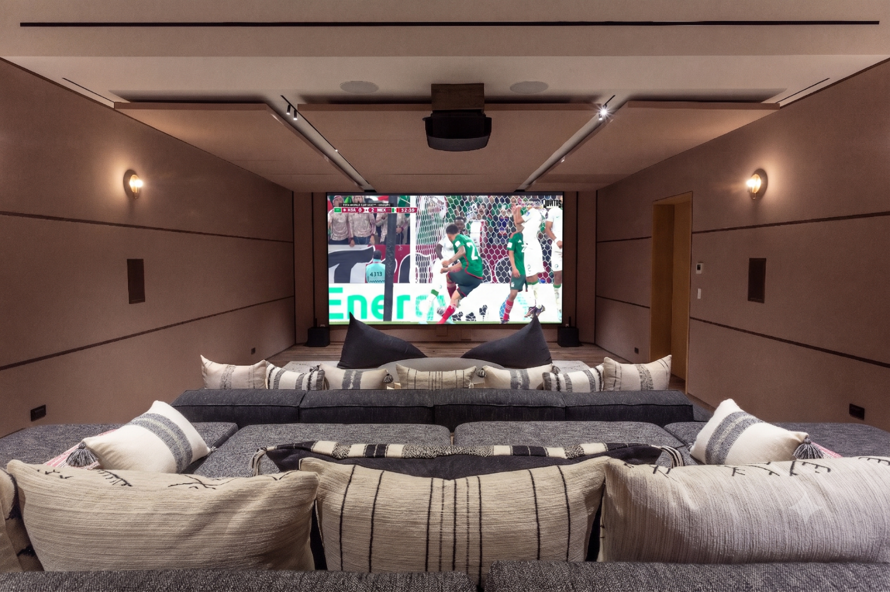 A Guide to Experiencing the World Cup from Your VEHM Villa