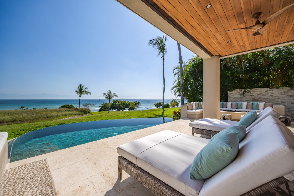 casa-sole-oceanfront-living-vehm