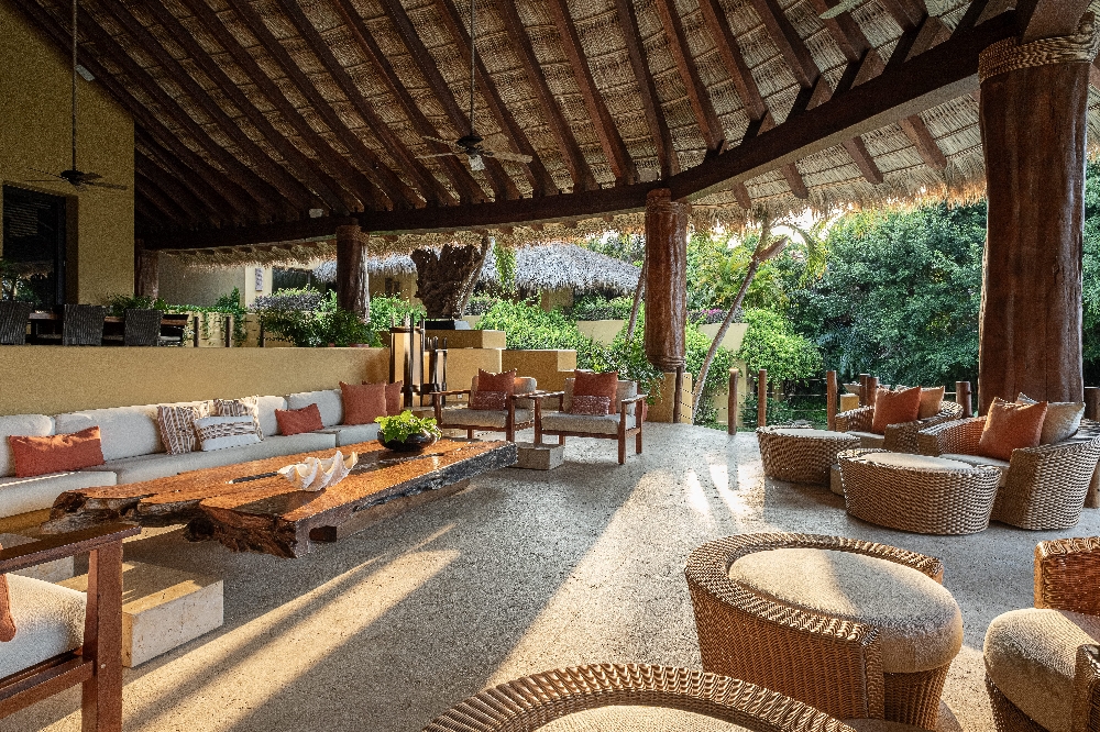 outside-lounge-sautari-house-ixtapa